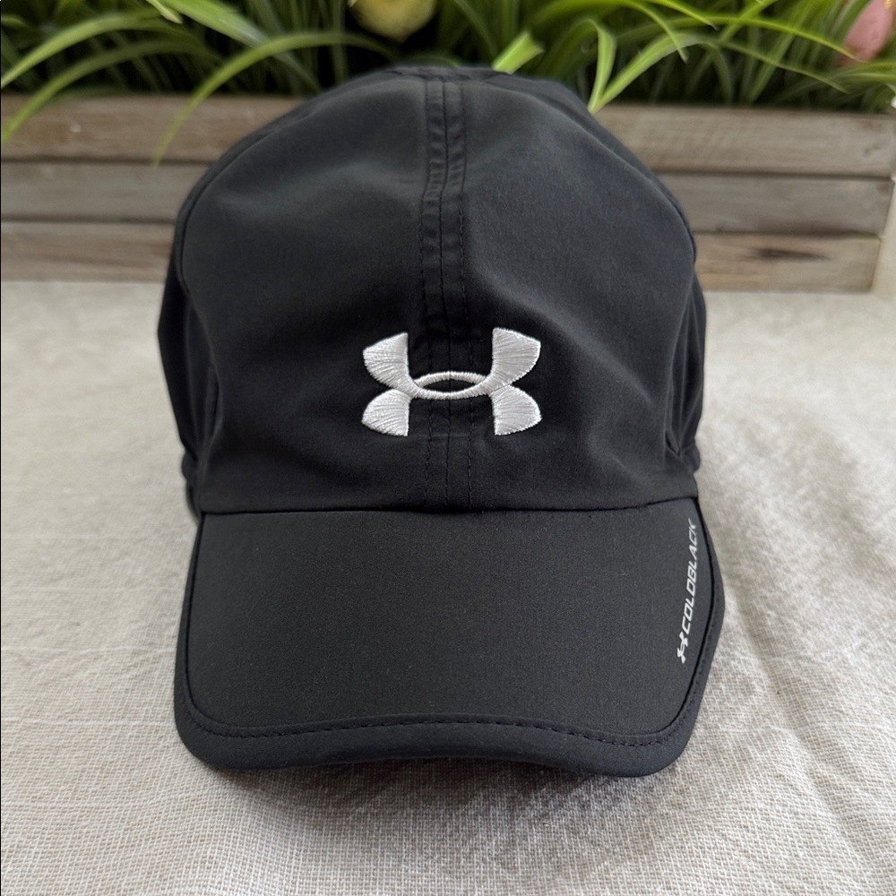 Under Armour ColdGear Black Hat Women’s OSFA Adjustable Strap Athletic Cap